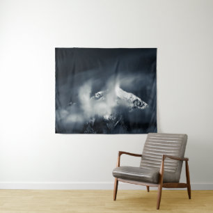 Tapiz Oscuridad y caos sobre la montaña