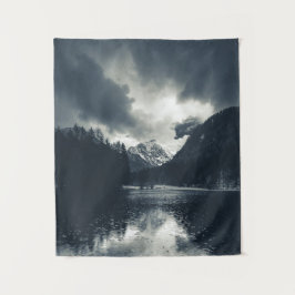 Tapiz Oscuridad y lluvia en Zgornje Jezersko, Eslovenia