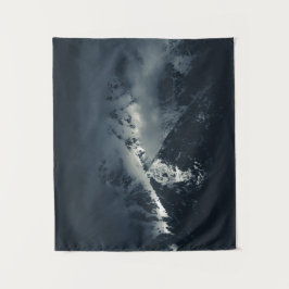 Tapiz Oscuridad y nubes sobre las montañas