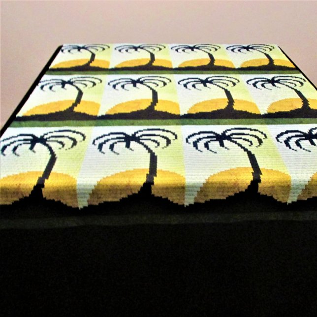 Tapiz Palm Trees Island Impresión de crochet de artistas (Decorative tapestry can be used on wall table & other furniture Tropical Crochet by Delores Chamblin)