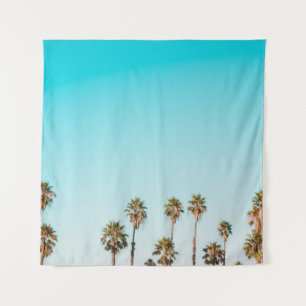 TAPIZ PALMERAS VERDES Y MARRÓN BAJO CIELO AZUL CLARO