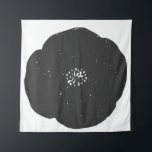 Tapiz Patrón de arte floral de amapola retro en blanco y<br><div class="desc">Haga una declaración audaz en su espacio con este minimalista tapiz blanco y negro con un diseño de inspiración floral. Perfecto para añadir un toque moderno y artístico a su decoración, esta pieza versátil funciona muy bien como un cubrecama de pared, una colcha o incluso un telón de fondo único....</div>