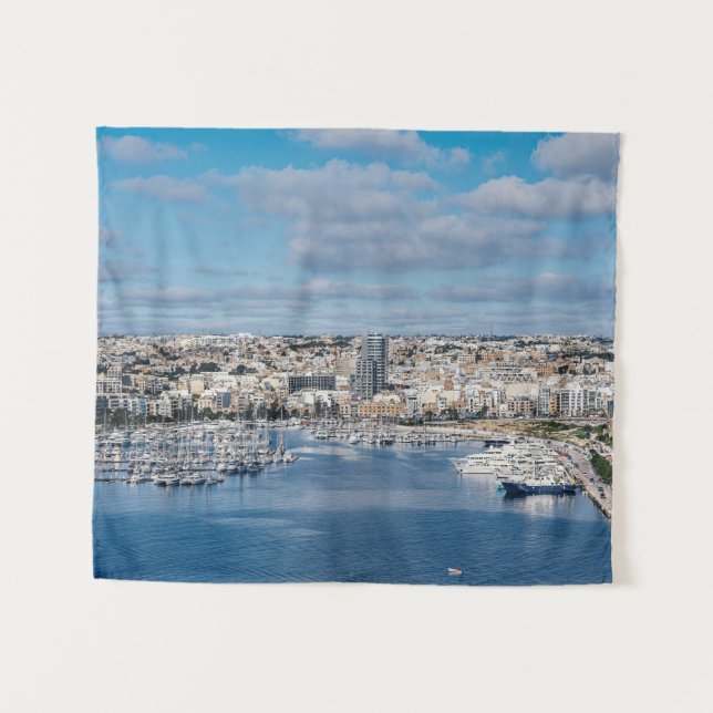 Tapiz Puerto de Sliema con edificios modernos y barcos (Anverso (horizontal))