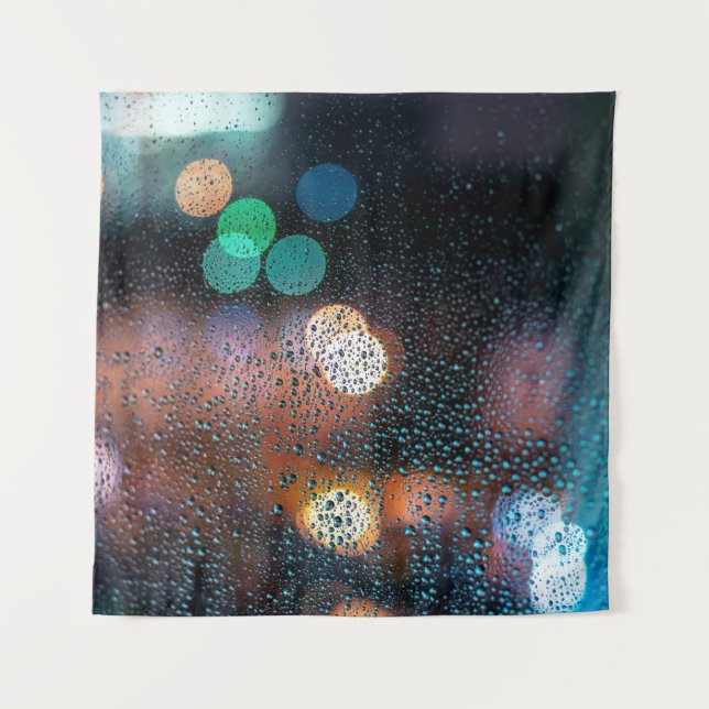 Tapiz Raindrops on window, night city view through windo (Anverso)