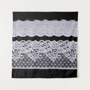 Tapiz Ropa Ornamental blanca aislada sobre fondo negro
