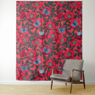 Tapiz Rosa de perro y mariposas en rojo y azul