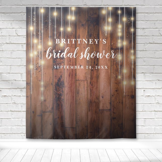 Tapiz Rustic Wood String ilumina la ducha de novia (Rustic wood with string lights bridal shower tapestry for the perfect photo ops)