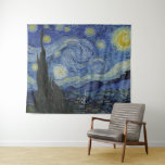 Tapiz Starry Night Vincent van Gogh Gallery Bella Artes<br><div class="desc">Vincent van Gogh. Noche estrellada. c. 1889. Óleo sobre lienzo. Pintura de obra maestra original de arte fino del famoso artista Post-impresionista holandés Vincent van Gogh.</div>