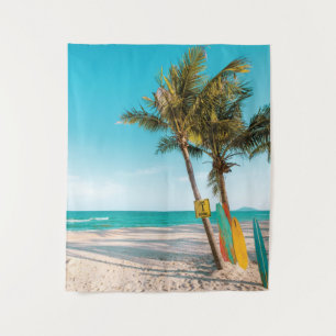 Tapiz Surf board en la playa tirando almohada