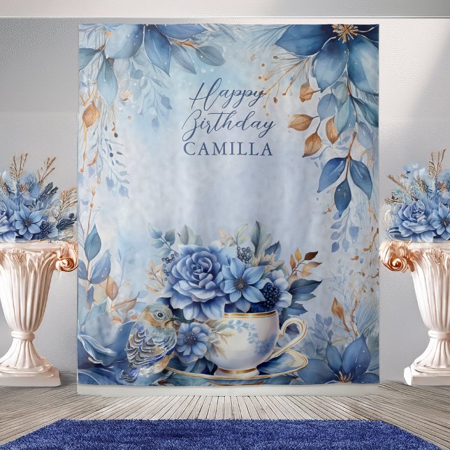 Tapiz Taza de té de cumpleaños de floral de invierno ele (Elegant Winter Floral Teacup with Feather and Bird Happy Birthday Extra Large Backdrop)