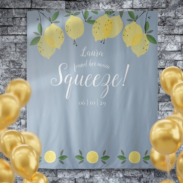 Tapiz Torta Nupcial de Limones Main Squeeze Fondo de Fot (Main Squeeze Lemons Bridal Shower Blue Photo Prop Tapestry)
