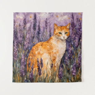 Tapiz Un gato jengibre en un campo de lavanda