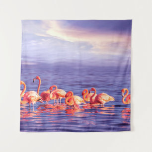 Tapiz Una bandada de hermosos flamencos rosados contra u