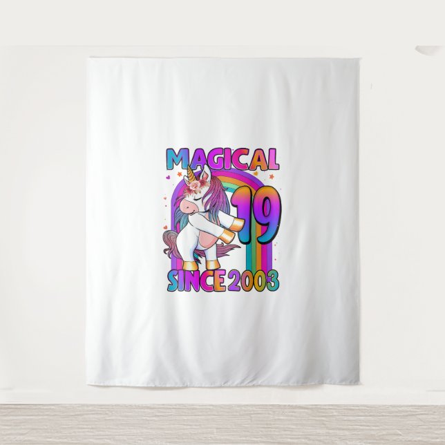 Tapiz Unicornio de 19 años haciendo flossing cumpleaños  (Anverso)