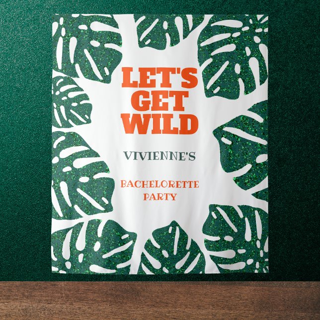 Tapiz Vamos a conseguir la salvaje fiesta de la soltera  (let's get wild tropical bachelorette party backdrop glitter monstera orange and green)