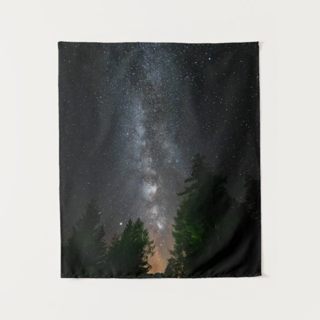 Tapiz Vía láctea por encima del bosque de abetos (Anverso)