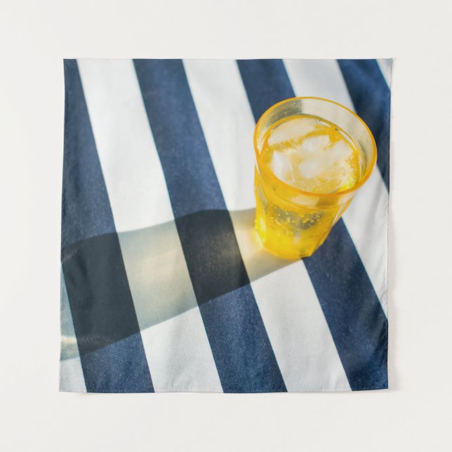Tapiz Vidrio transparente con líquido amarillo (Anverso)