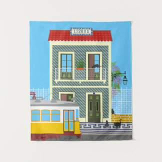 Tapiz Vieja casa de Lisboa con gatos y tranvía amarillo