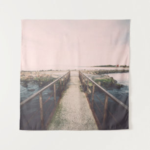 Tapiz Viejo puente con rieles metalizado oxidados cerca 