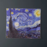 Tapiz Vincent Van Gogh Starry Night Vintage Bella Artes<br><div class="desc">Vincent van Gogh Starry Night Bella Artes Painting Starry Night es un cuadro del artista holandés post-impresionista Vincent van Gogh. El cielo azul nocturno está lleno de nubes, estrellas y una luna creciente brillante. La noche estrellada es la única noche de la serie de vistas desde la ventana de su...</div>