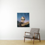 Tapiz Vintage Woman Trailblazer Night Sky Pop Art<br><div class="desc">El tapiz de las paredes de Guay da un guiño a todas las mujeres pioneras de antaño y presenta un tintado corte de fotos de mujeres de los años 30 con gafas de steampunk añadidas, una cadena de perlas, cinta de washi con texto "pionero" en el fondo del cielo estrellado...</div>