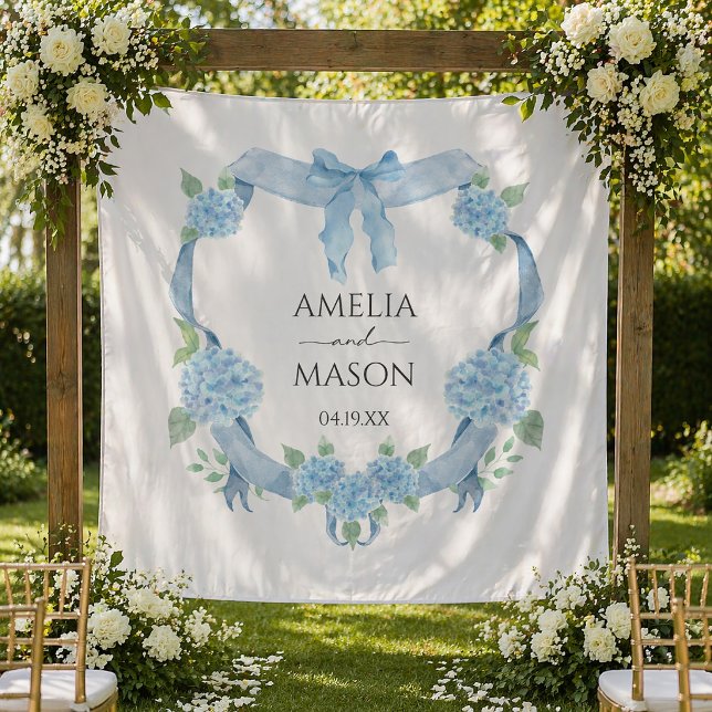 Tapiz Watercolor Blue Hydrangea Crest Wedding (Watercolor Blue Hydrangea Crest Wedding Tapestry)