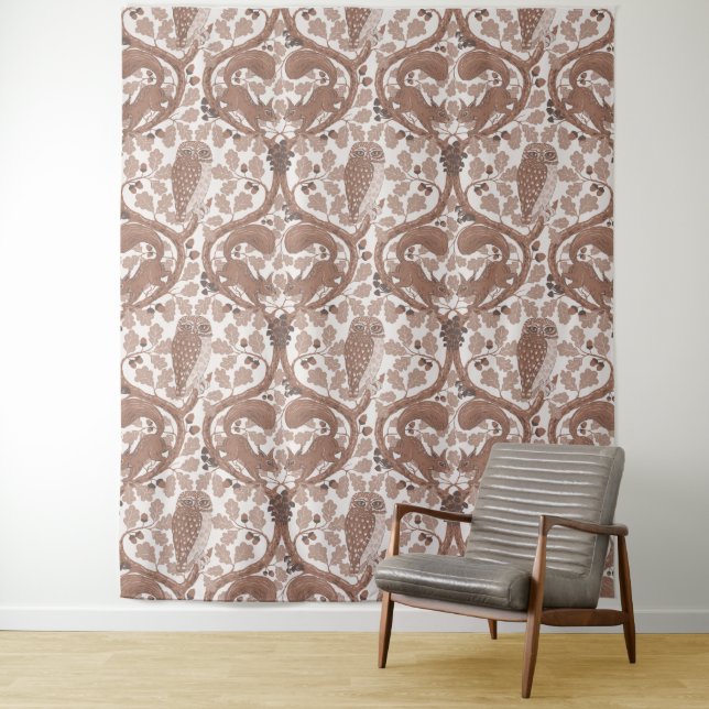 Tapiz Whispers/Owls y Squirrels en roble/mo (In situ)