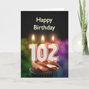 Tarjeta 102.º cumpleaños con torta y velas
