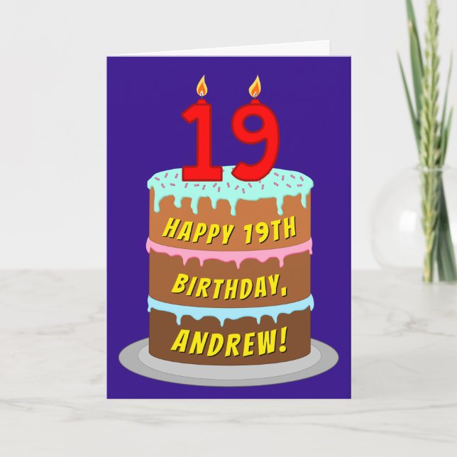 Tarjeta 19.º cumpleaños: Torta divertida y velas + nombre  (Anverso)