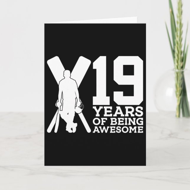 Tarjeta 19 años de ser un cricket increíble cumpleaños 19  (Anverso)