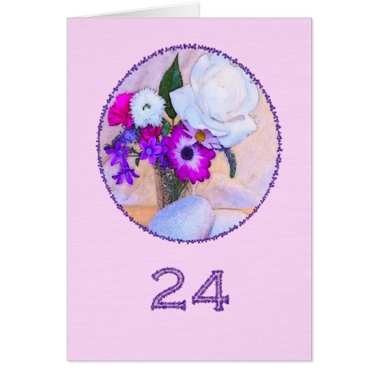 Tarjeta 24to cumpleaños feliz con una pintura de la flor