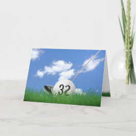 Tarjeta 32.ª bola de golf en césped