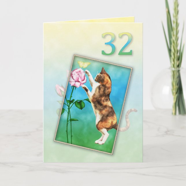 Tarjeta 32.º cumpleaños con un gato juguetón (Anverso)