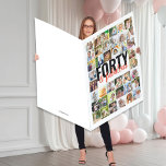 Tarjeta 40 Collages de fotos por 40 años Gigante 40 cumple<br><div class="desc">Crea tu propia tarjeta gigante de cumpleaños por 40 años. El collage de fotos contiene 40 fotos durante 40 años y está escrito con "CUARENTA Y fabuloso" en tipografía sobredimensionada y escritura de pincel. Puede editar el eslogan si lo desea y también puede añadir un saludo personalizado dentro. Si desea...</div>