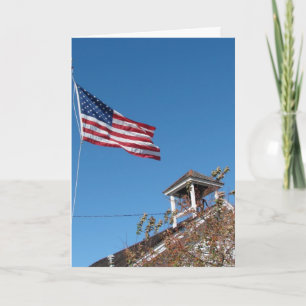 Tarjeta 4 de julio, bandera americana y escuela de una sol