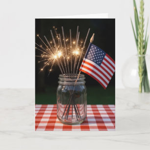 Tarjeta 4 de julio Esparklers y Bandera en un Jar Mason