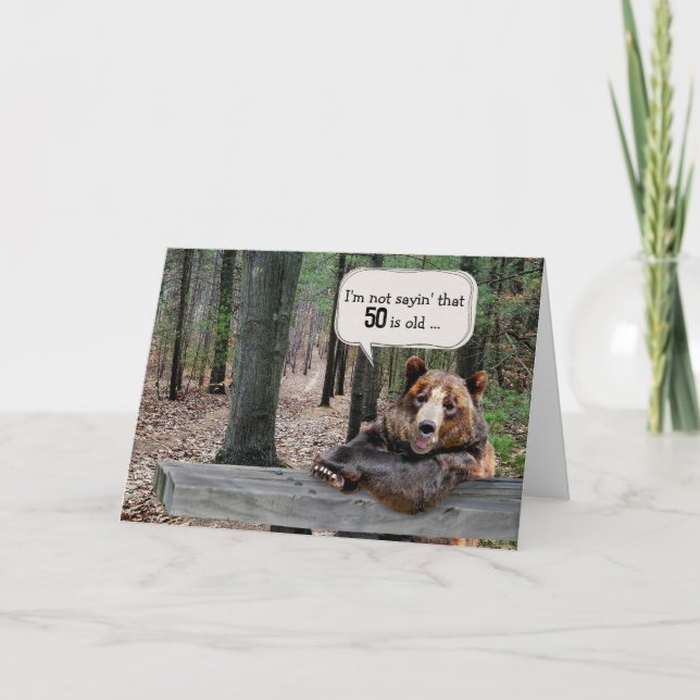 Tarjeta 50.º oso de cumpleaños en un bosque (Anverso)