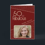 Tarjeta 50 y Fabulous Gold Purpurina Photo 50th Birthday<br><div class="desc">50 y Fabulous Gold Purpurina Photo 50th Birthday Card. Tarjeta de cumpleaños moderna con tipografía de moda y falsos puntos purpurinas de oro. El diseño tiene una foto y un nombre personalizado. Puede cambiar o borrar el texto dentro. Haz una tarjeta personalizada de 50 años para ella.</div>