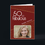 Tarjeta 50 y Fabulous Gold Purpurina Photo 50th Birthday<br><div class="desc">50 y Fabulous Gold Purpurina Photo 50th Birthday Card. Tarjeta de cumpleaños moderna con tipografía de moda y falsos puntos purpurinas de oro sobre un fondo rojo. El diseño tiene una foto y un nombre personalizado. Puede cambiar o borrar el texto dentro. Haz una tarjeta personalizada de 50 años para...</div>