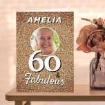 Tarjeta 60 y Fabulous Gold Purpurina Photo 60th Birthday<br><div class="desc">60 y Fabulous Gold Purpurina Photo 60th Birthday Card. Personaliza con nombre y foto.</div>