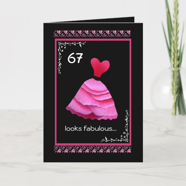 Tarjeta 67.º fabuloso cumpleaños con vestido rosa (Anverso)