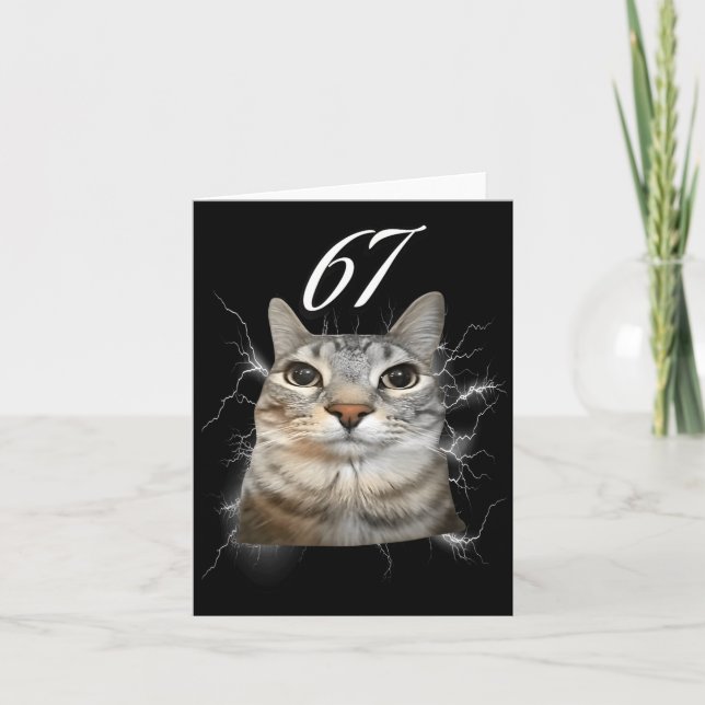 Tarjeta 67 Meme Cat Howling At Moon Brainrot Funny 6 7  (Anverso)