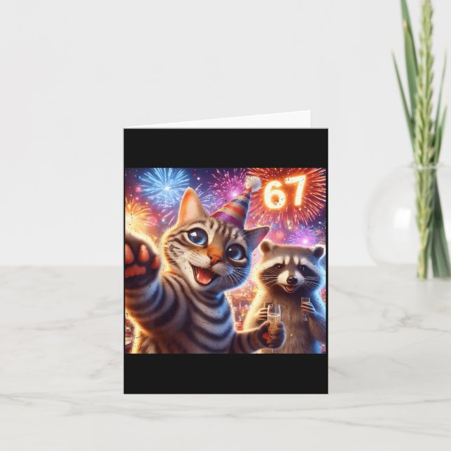 Tarjeta 67 Meme Cat Raccoon New Year Selfie Funny Birthday (Anverso)