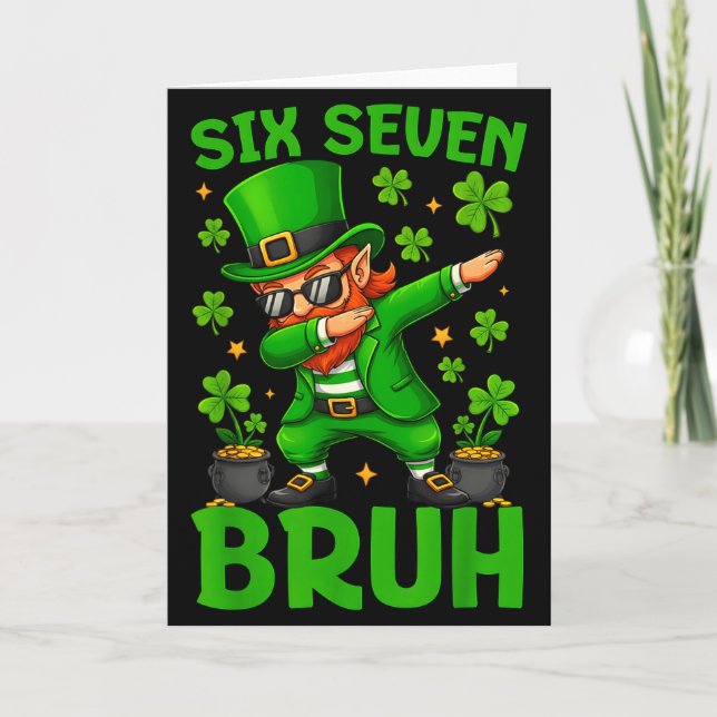 Tarjeta 67 St Patricks Day Funny Six Seven Meme Leprechaun (Anverso)