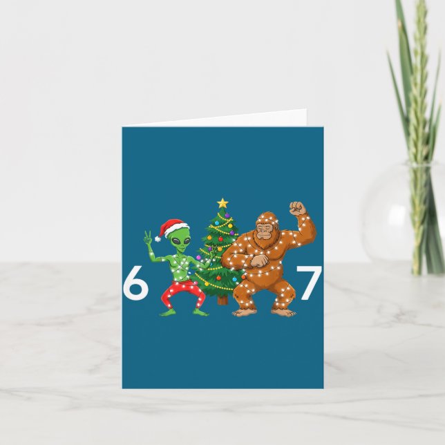 Tarjeta 6 7 Meme Christmas Alien Sasquatch Six Seven Fun  (Anverso)