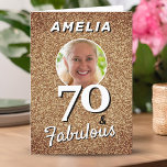 Tarjeta 70 y Fabulous Gold Purpurina Photo 70th Birthday<br><div class="desc">70 y Fabulous Gold Purpurina Photo 70th Birthday Card. Personaliza con nombre y foto.</div>