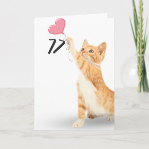 Tarjeta 77.º gatito de tabby de cumpleaños con globo de co