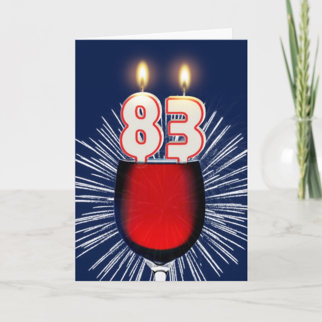 Tarjeta 83 cumpleaños con vino y velas (Anverso)
