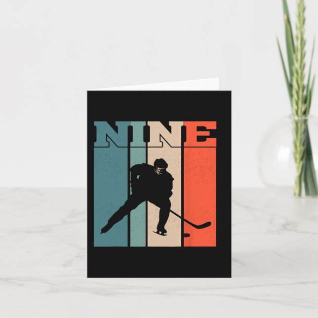 Tarjeta 9.º Chica de Hockey sobre Hielo Retro de Cumpleaño (Anverso)