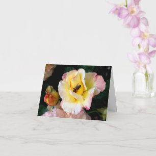 Tarjeta Abejas con flores de rosas amarillas rosas